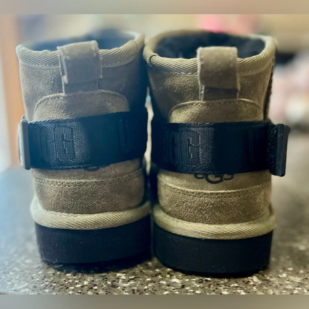 UGG classic ultra